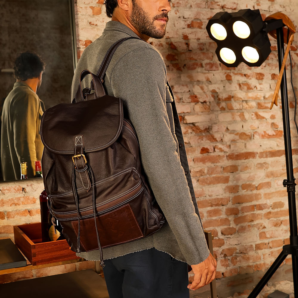 Mochila de Couro Etiqueta Vintage - Cafe